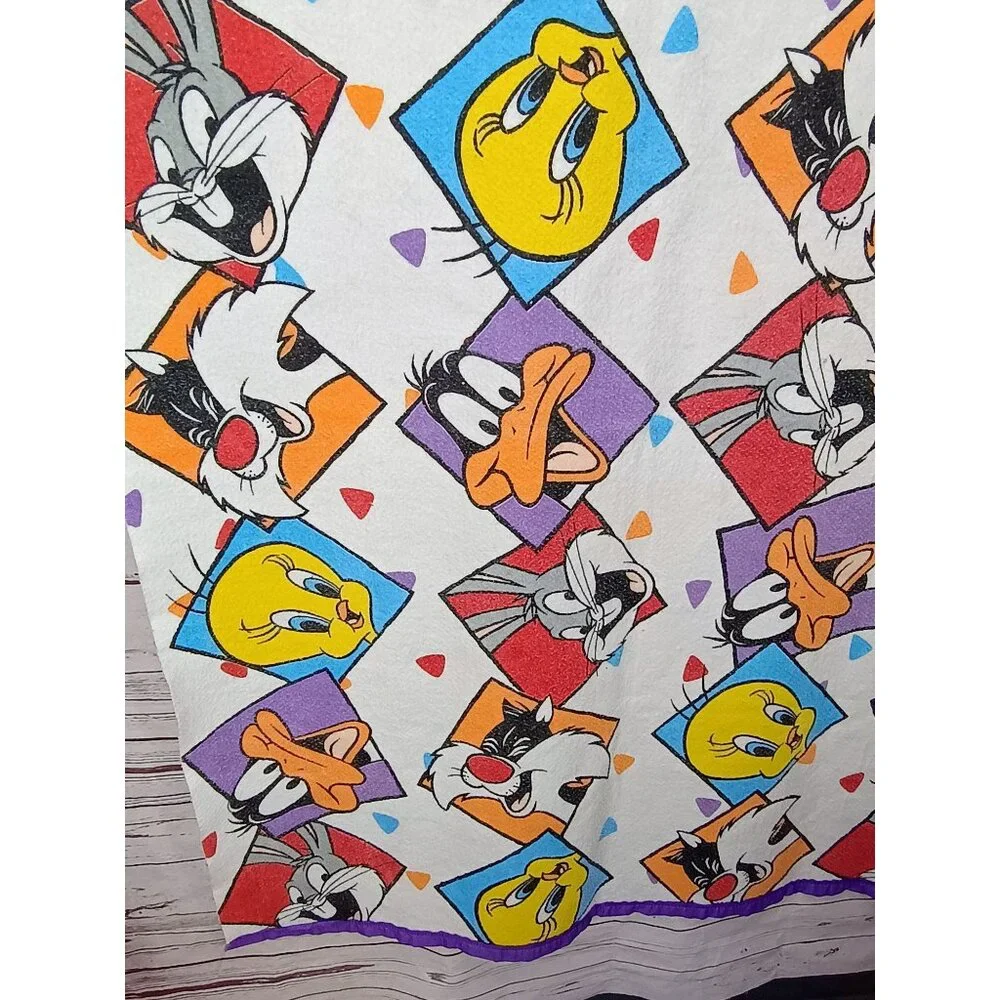 Vintage Looney Tunes Blanket Bedspread Bugs Bunny Daffy Duck Tweety Character 90